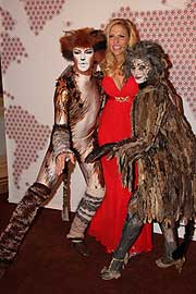 2 Cats mit derRed Nose Day Patin Sonya Kraus (©Foto: Martin Schmitz)